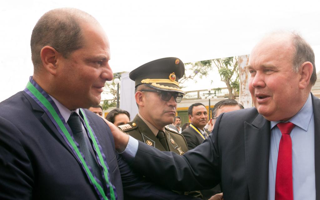 Alcalde Fernando Velasco y Rafael López Aliaga.