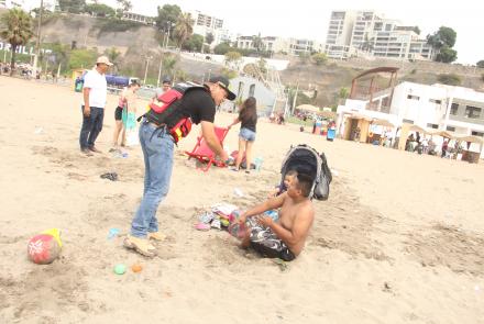 Alcalde Fernando Velasco solicitó a veraneantes el retiro de las playas.