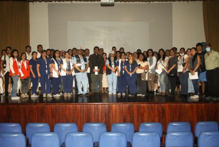 Personal de Salud reunido en Palacio de la Juventud de Chorrillos