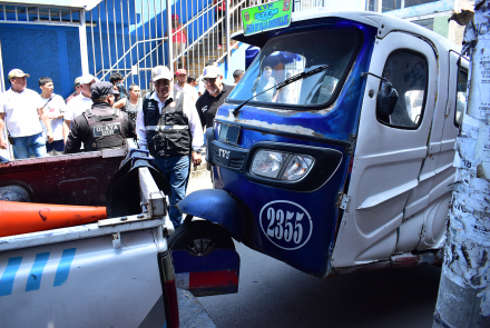 Mototaxis que no contaban con papeles en reglas fueron llevadas al depósito.